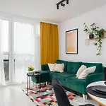 Spacious With Park View 아파트 *