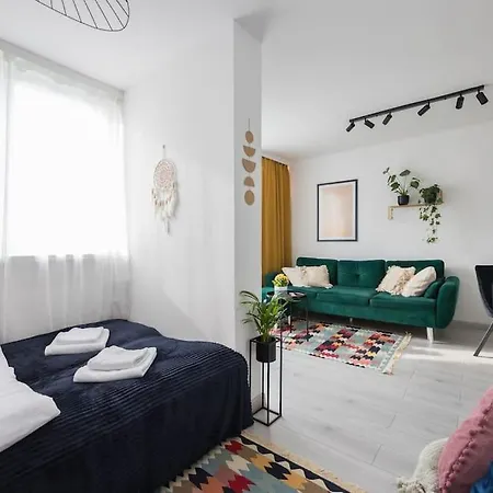 Spacious With Park View * 华沙