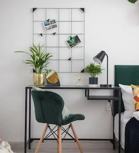 Spacious With Park View Appartement *