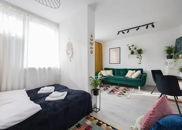 Spacious With Park View * Warschau