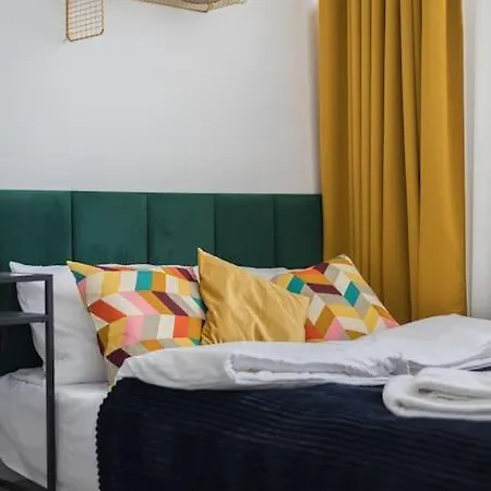 Apartment Spacious With Park View *