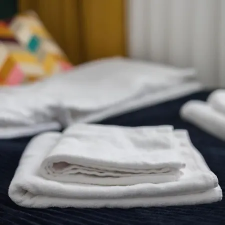 Spacious With Park View Apartment Warschau