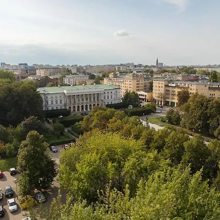 Apartment Spacious With Park View Warschau